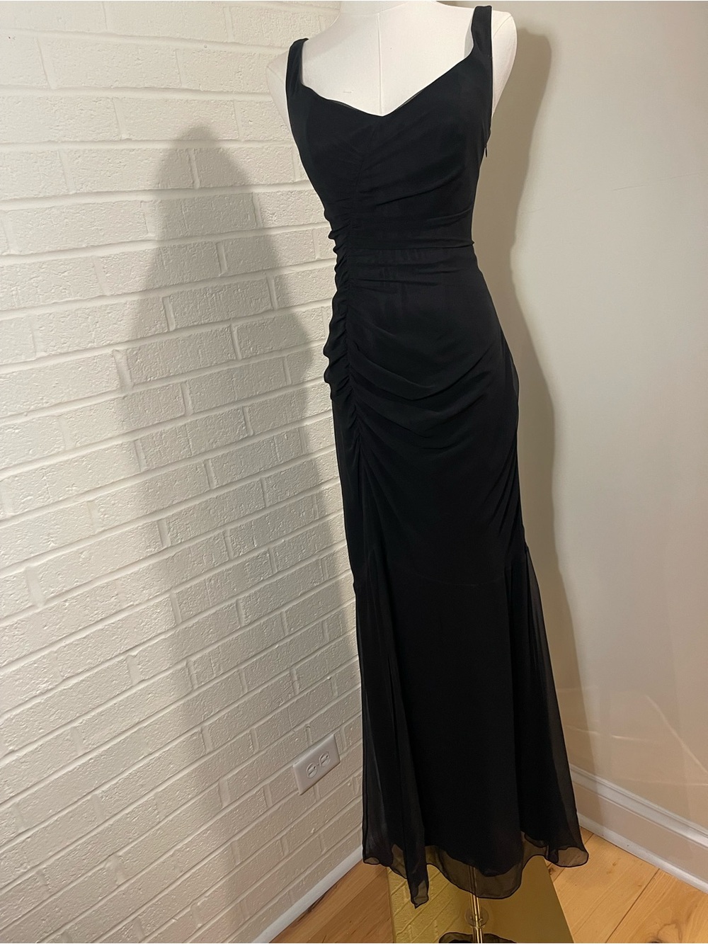 Elie Tahari Black Ruched Maxi Dress with Sweetheart Neckline Size 6